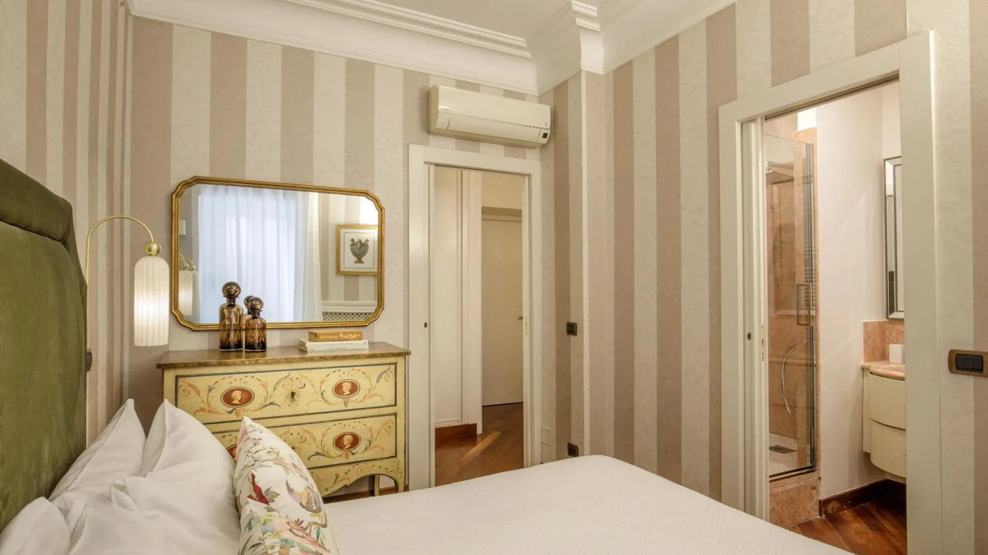 Sant'Andrea - Opulence Apartment Rome