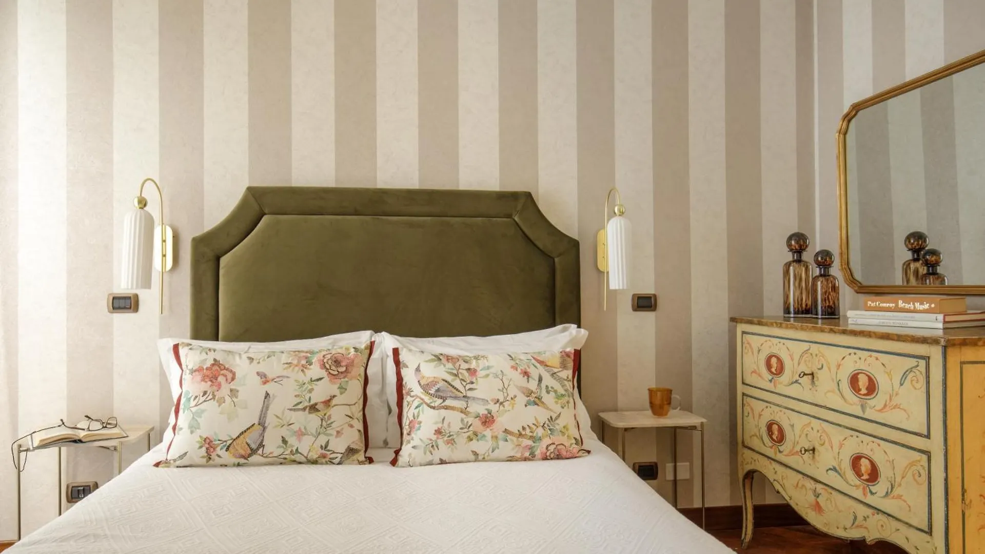 Sant'Andrea - Opulence Apartment Rome 0*,
